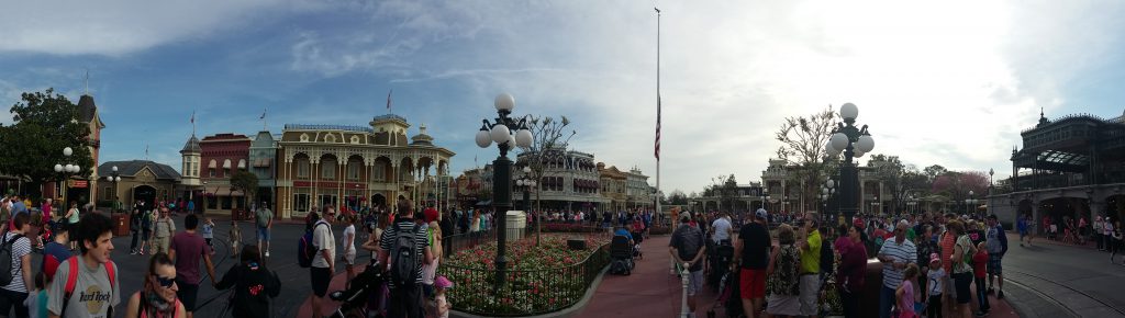 Plaza de entrada de Disney.